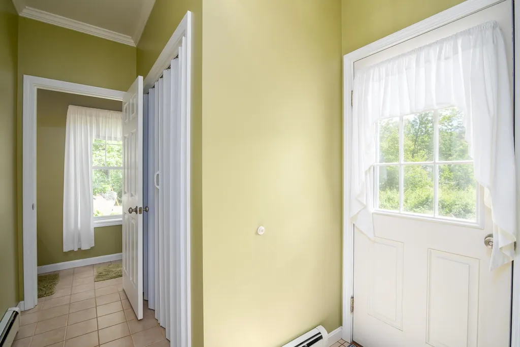 22 West Shore Drive Raymond NH 03077