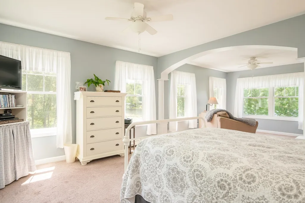 22 West Shore Drive Raymond NH 03077