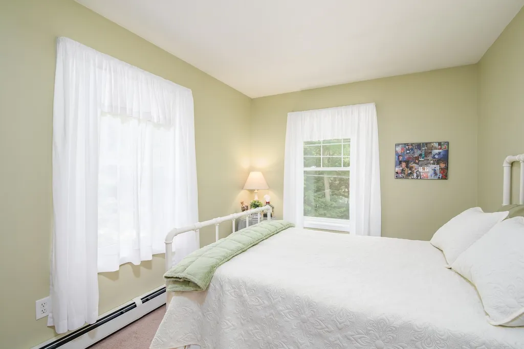 22 West Shore Drive Raymond NH 03077