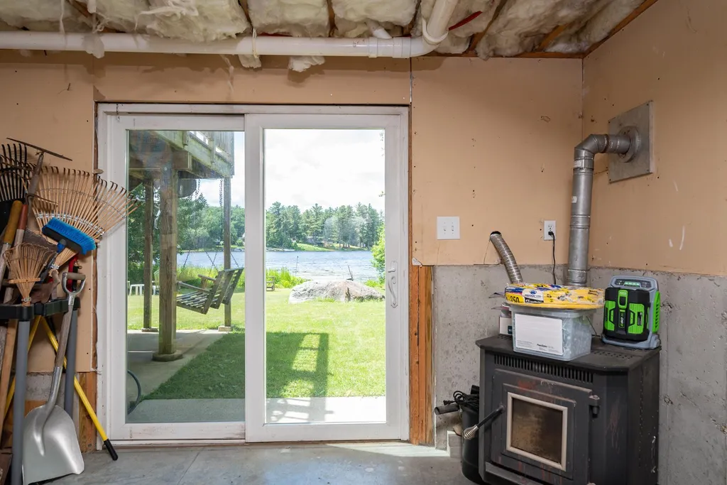 22 West Shore Drive Raymond NH 03077
