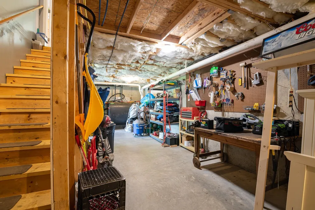 22 West Shore Drive Raymond NH 03077