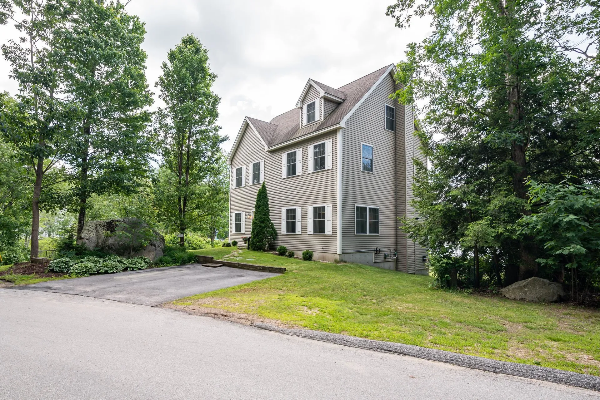 22 West Shore Drive Raymond NH 03077