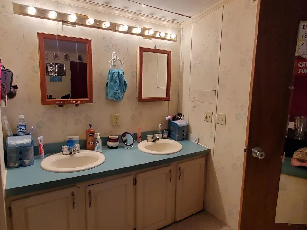 11 Goodwin Lane Canaan NH 03741