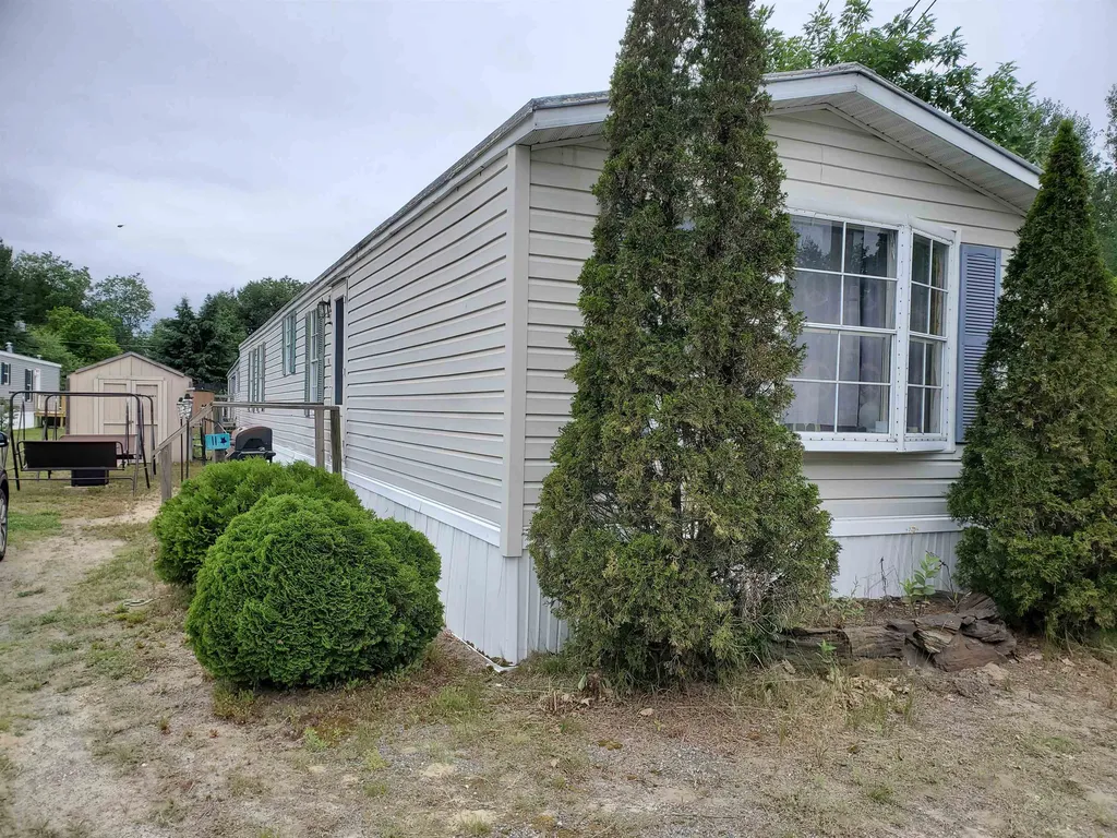 11 Goodwin Lane Canaan NH 03741