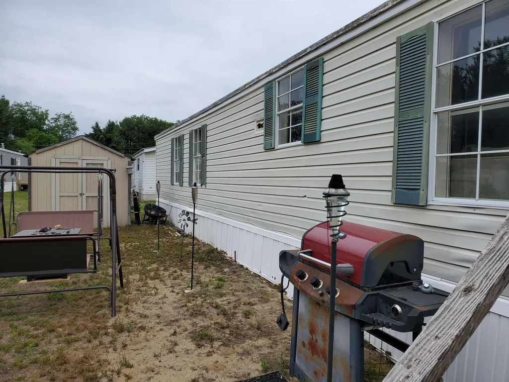 11 Goodwin Lane Canaan NH 03741