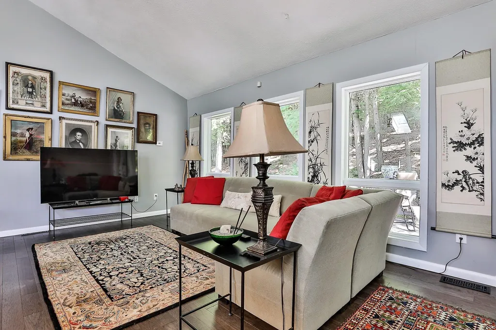 4 Meadowview Lane Merrimack NH 03054