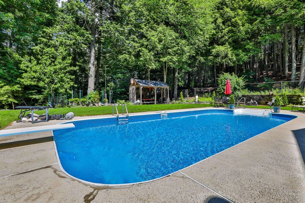 4 Meadowview Lane Merrimack NH 03054