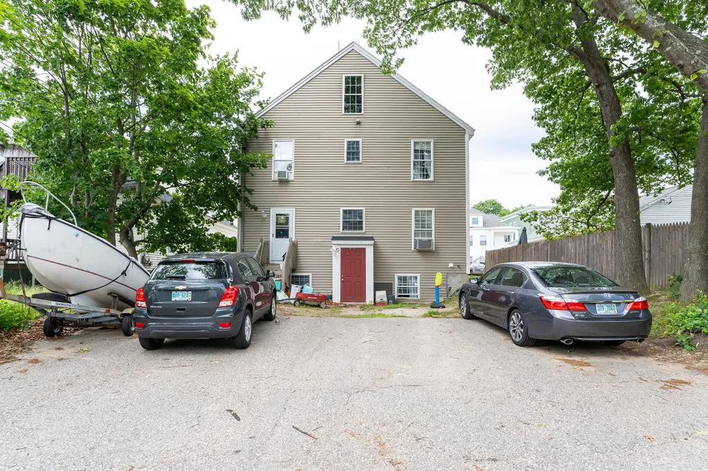 719 Hevey Street Manchester NH 03102