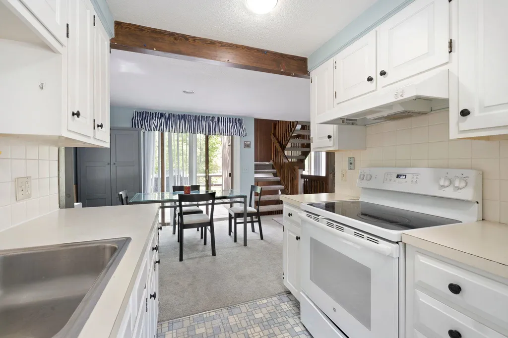 631 Otter Road Grantham NH 03753