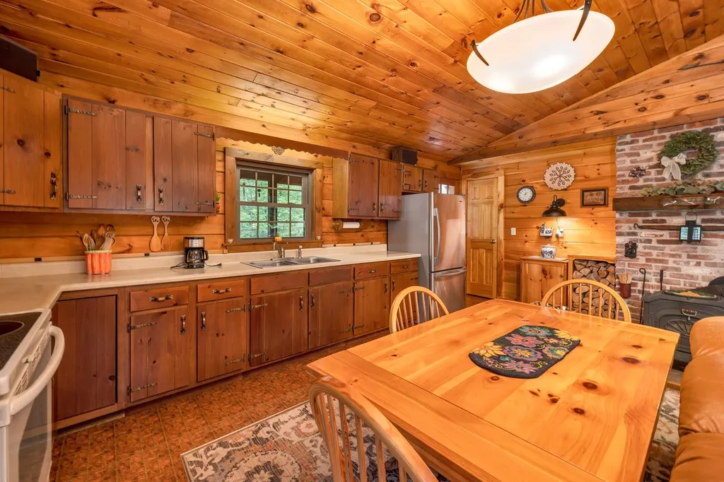 11 Knotty Knoll Circle Farmington NH 03835