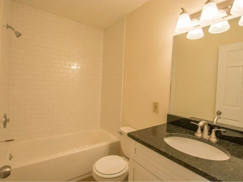 10 Lakewood Parkway Burlington VT 05408