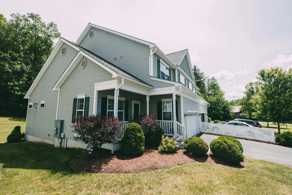 7 Dunbar Drive Essex VT 05452