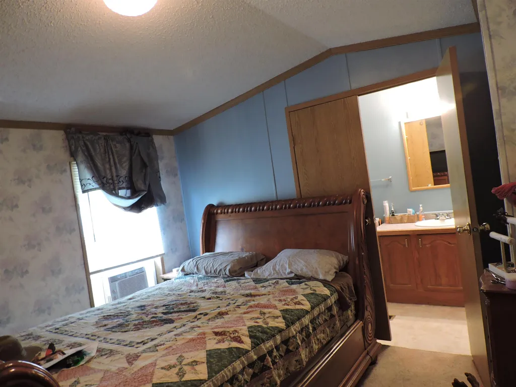 41 Cogswell Way Enfield NH 03748