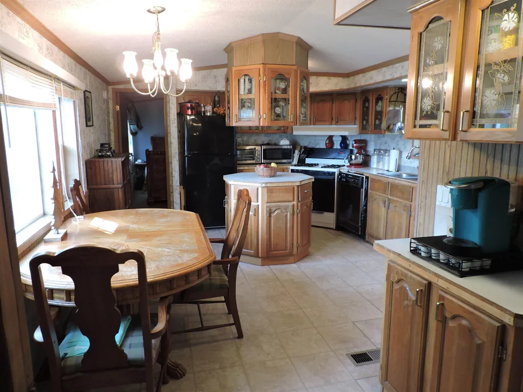 41 Cogswell Way Enfield NH 03748