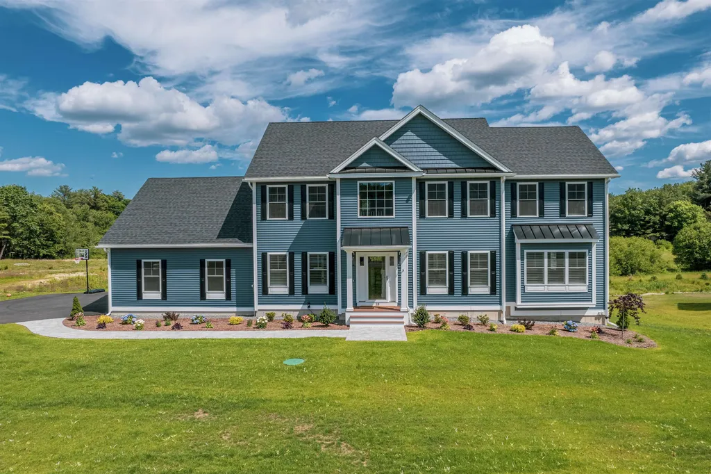 18 Caymus Ridge Salem NH 03079