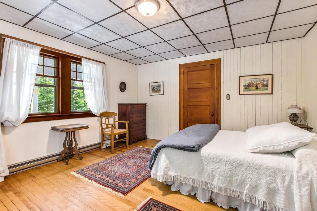 27 Granholm Street Sunapee NH 03782