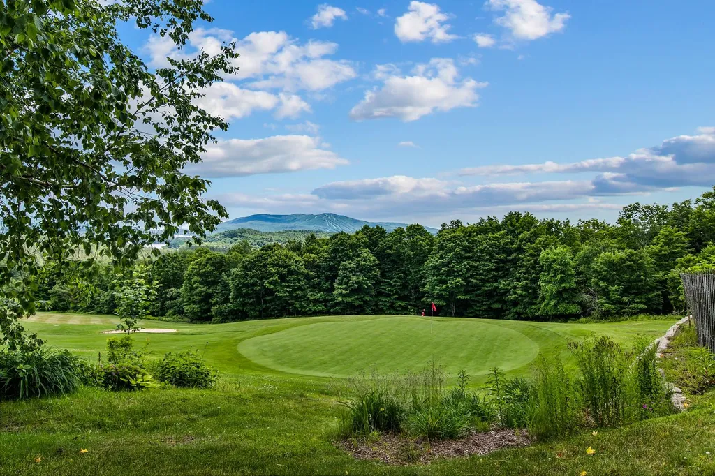 27 Granholm Street Sunapee NH 03782