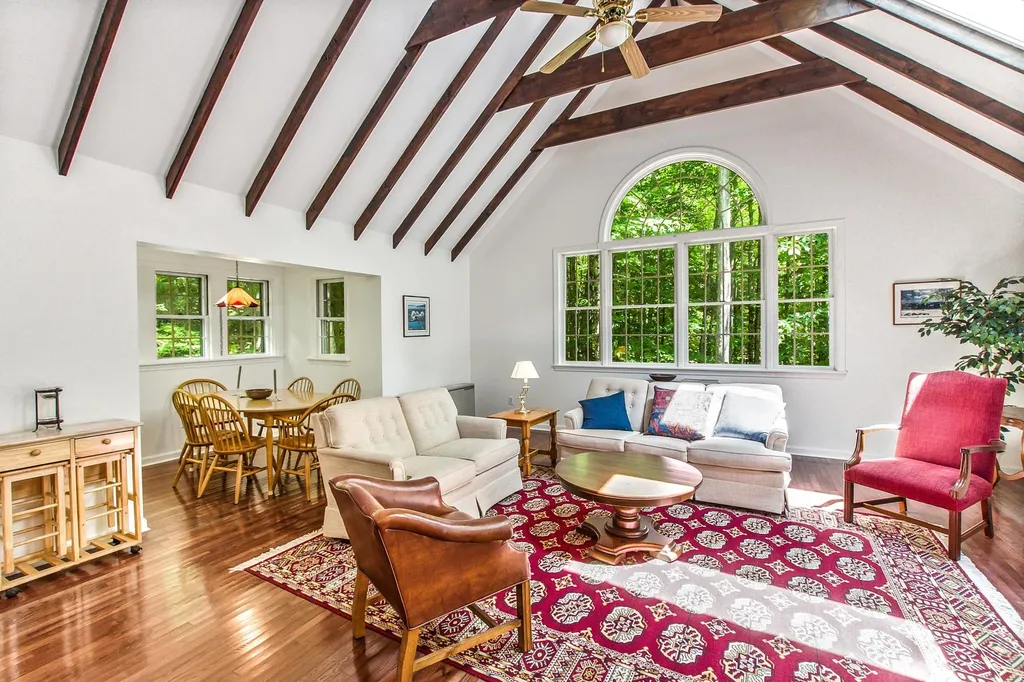 27 Granholm Street Sunapee NH 03782