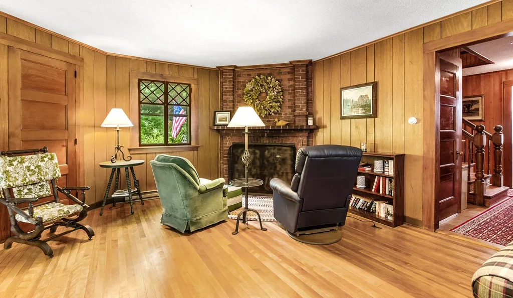 27 Granholm Street Sunapee NH 03782
