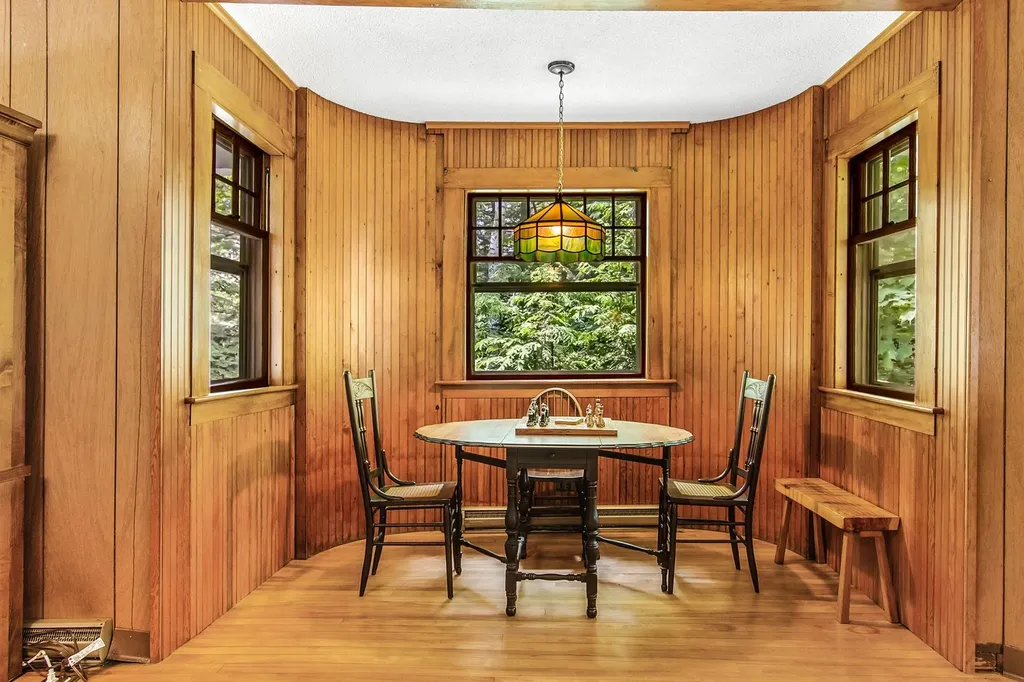 27 Granholm Street Sunapee NH 03782