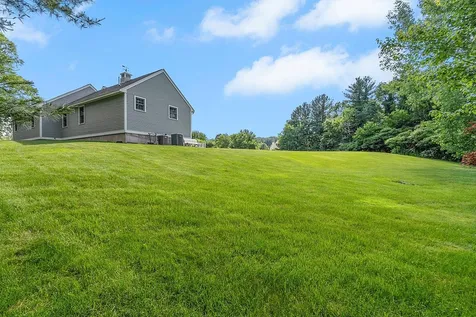 126 Broad Street Hollis NH 03049
