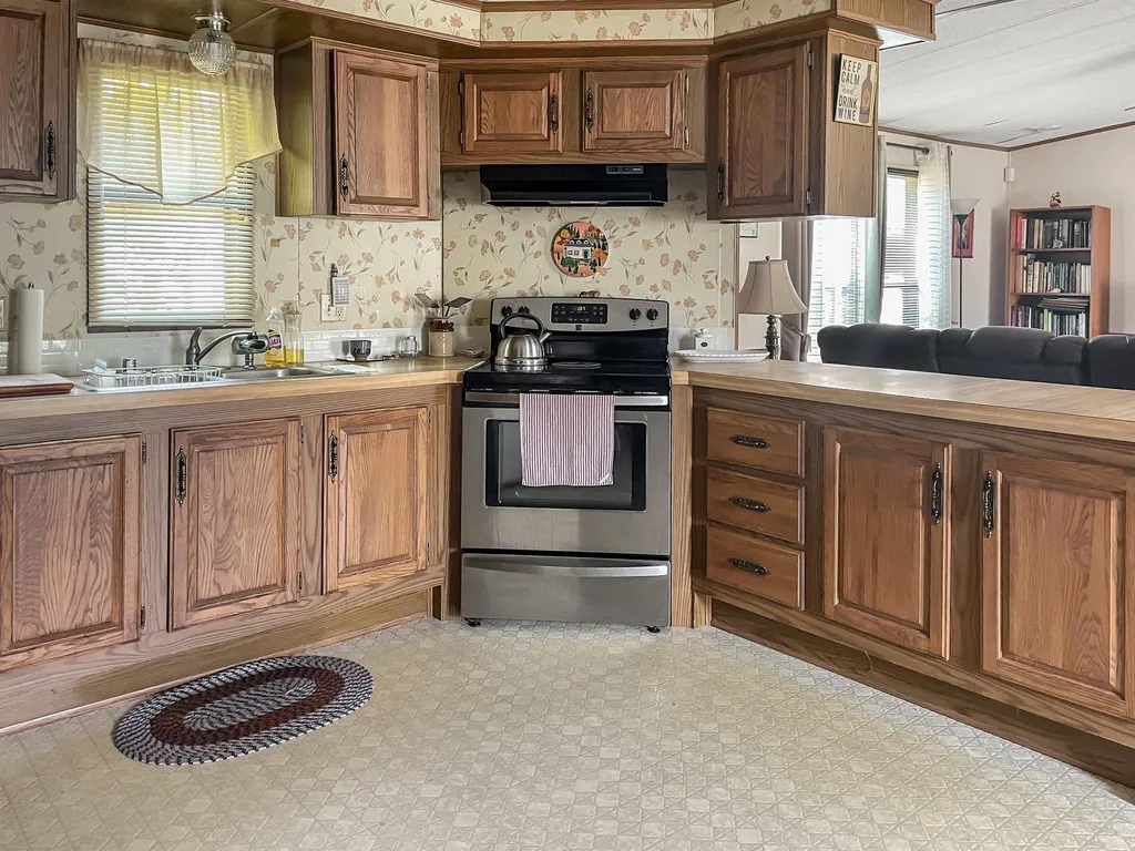 26 Cherokee Way Rochester NH 03867
