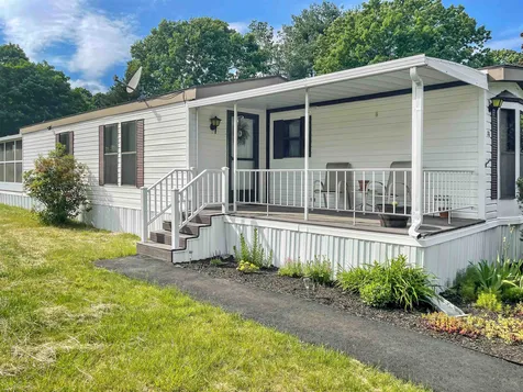 26 Cherokee Way Rochester NH 03867