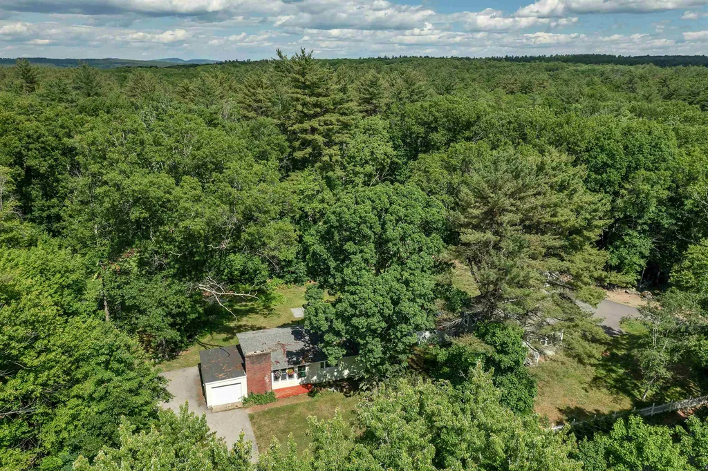 43 Logging Hill Road Bow NH 03304