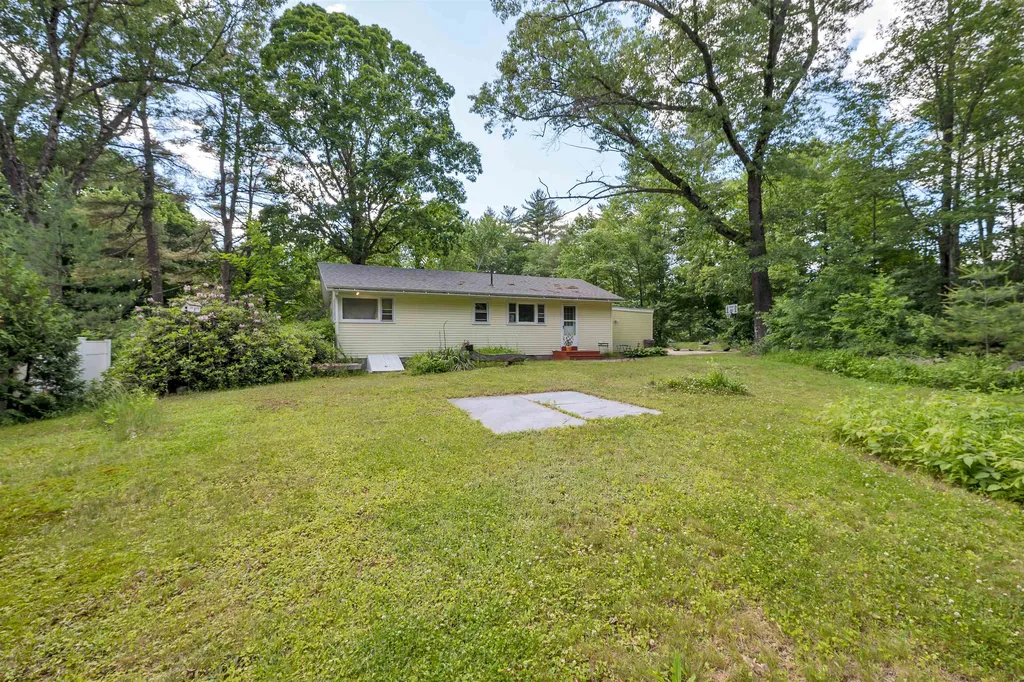 43 Logging Hill Road Bow NH 03304