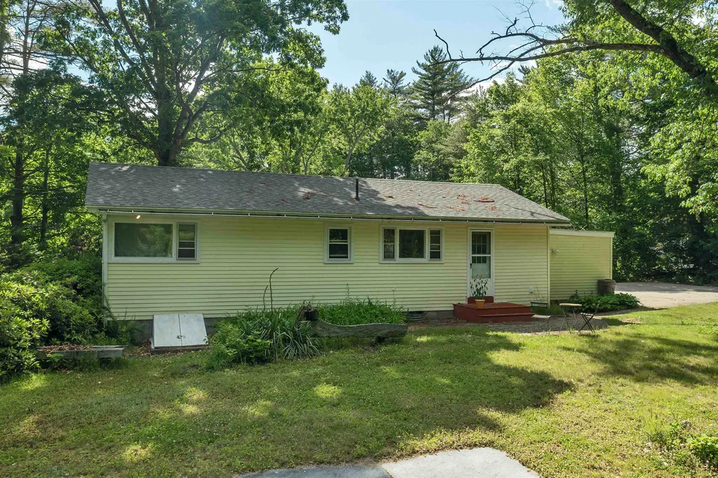 43 Logging Hill Road Bow NH 03304