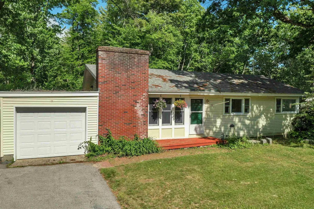 43 Logging Hill Road Bow NH 03304