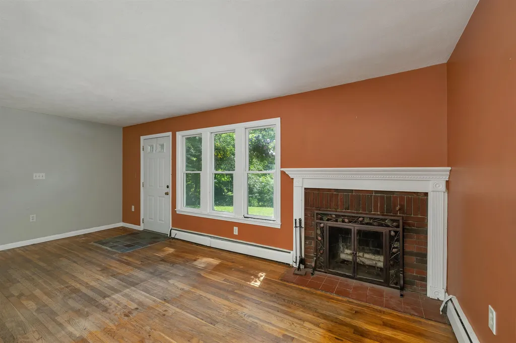 43 Logging Hill Road Bow NH 03304