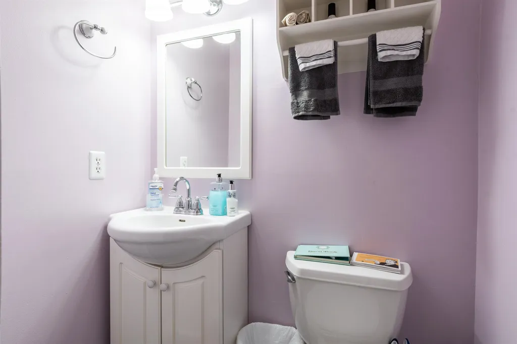 802 Elmwood Drive Hudson NH 03051