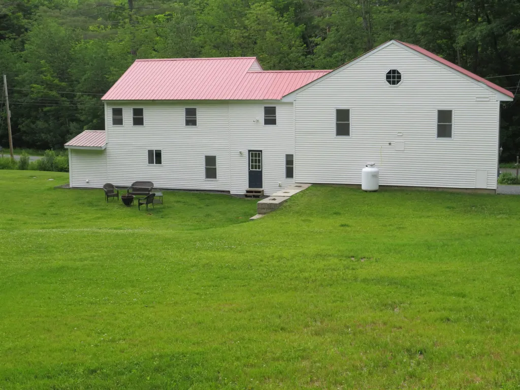 21 Storrs Hill Road Lebanon NH 03766