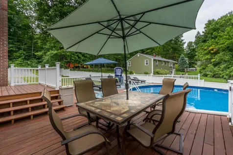 35 Stark Road Derry NH 03038