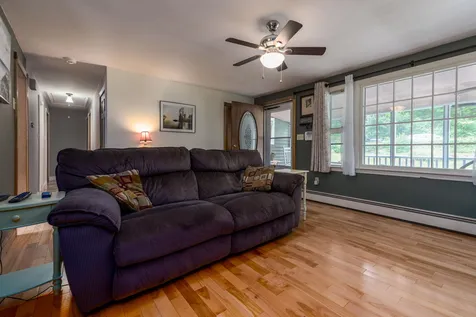35 Stark Road Derry NH 03038