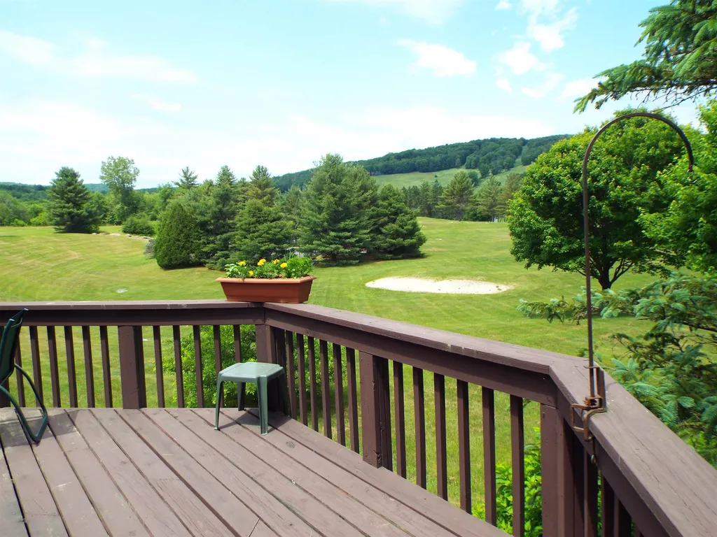 761 Murphy Road Hartford VT 05059