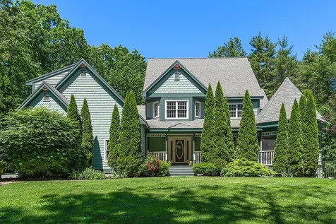 25 Winterberry Lane North Hampton NH 03862