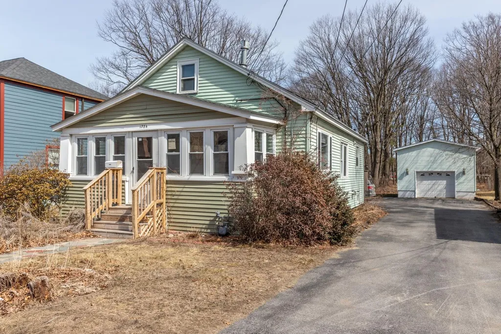 1384 North Avenue Burlington VT 05408