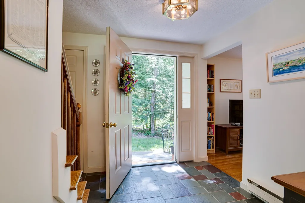 3 Greenleaf Drive Exeter NH 03833