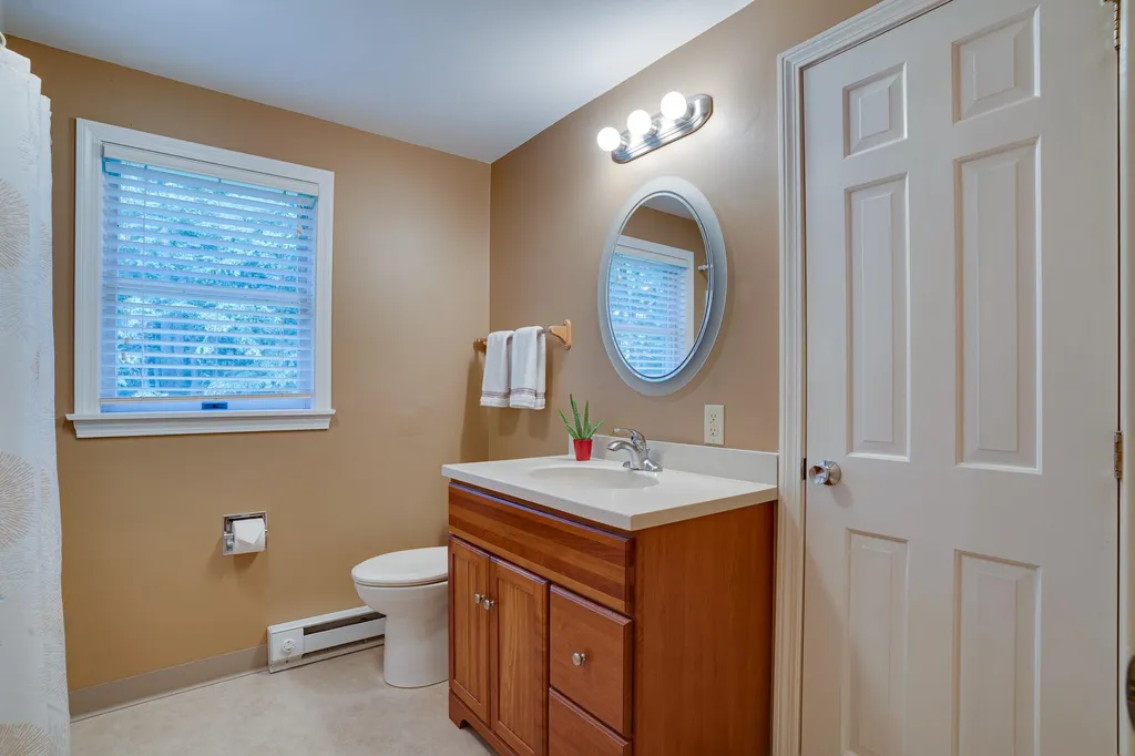 3 Greenleaf Drive Exeter NH 03833