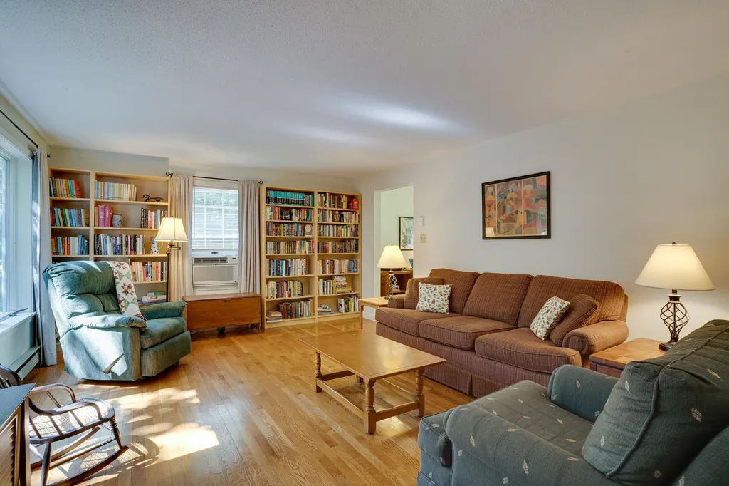 3 Greenleaf Drive Exeter NH 03833