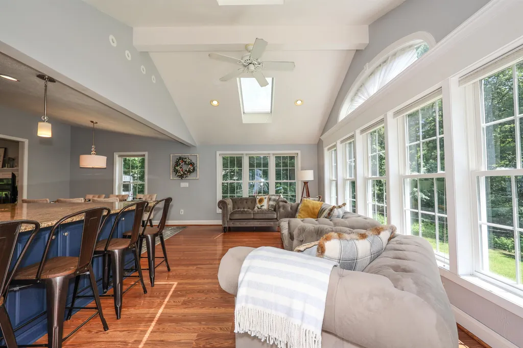 3 Maxwell Drive Derry NH 03038