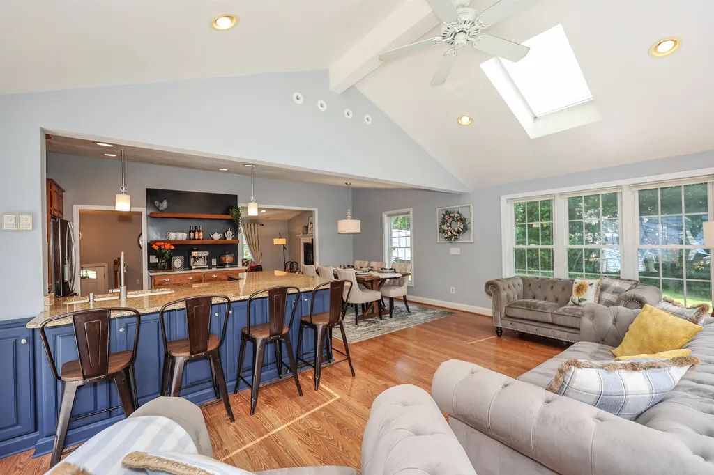 3 Maxwell Drive Derry NH 03038
