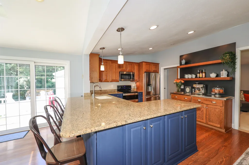 3 Maxwell Drive Derry NH 03038