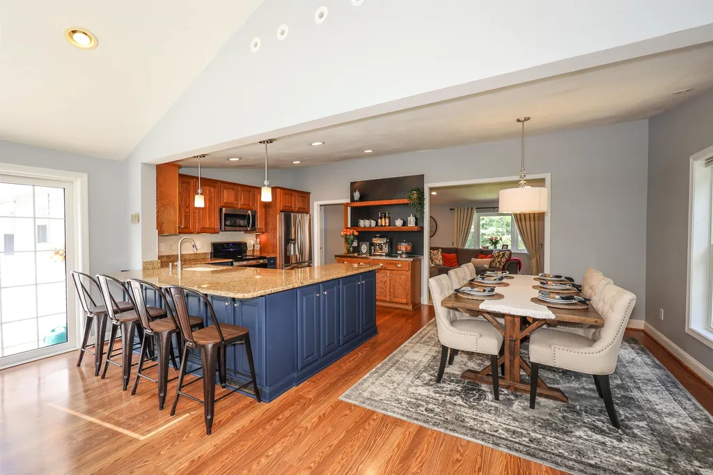 3 Maxwell Drive Derry NH 03038