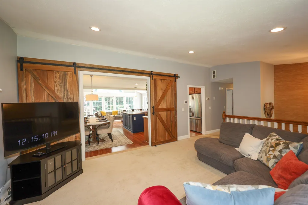 3 Maxwell Drive Derry NH 03038