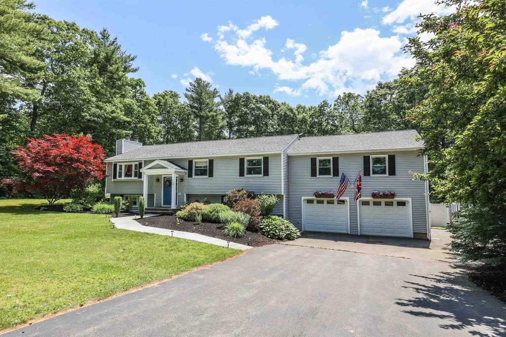 3 Maxwell Drive Derry NH 03038