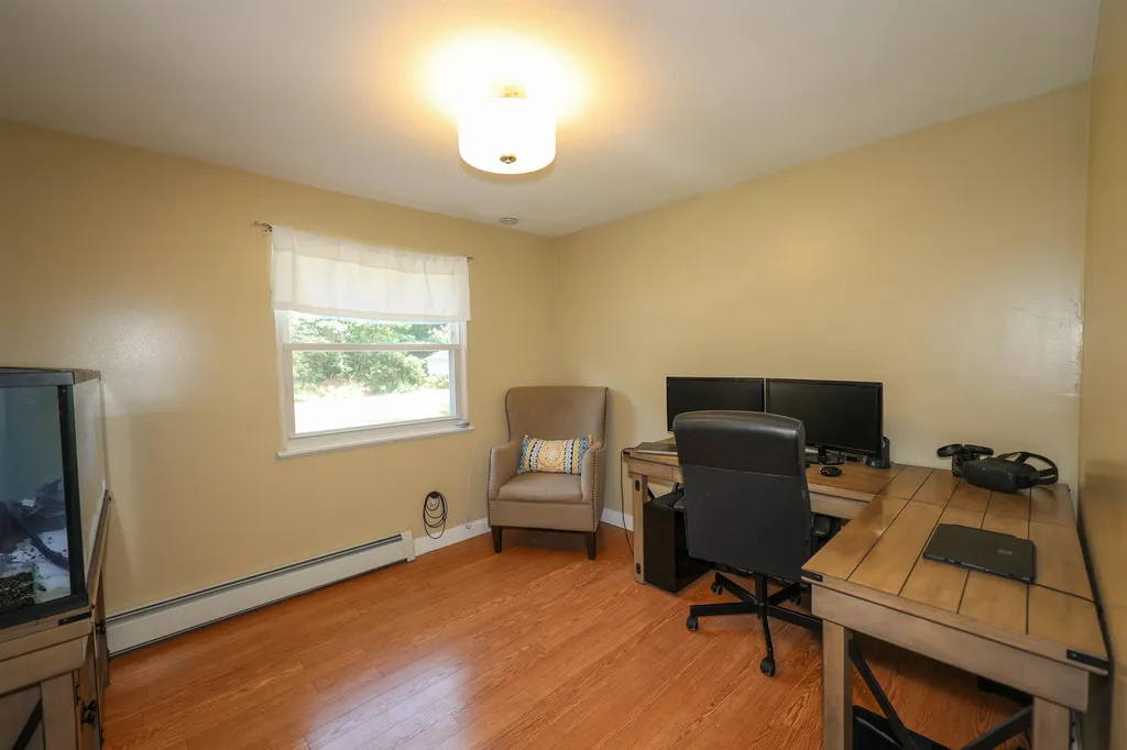 3 Maxwell Drive Derry NH 03038