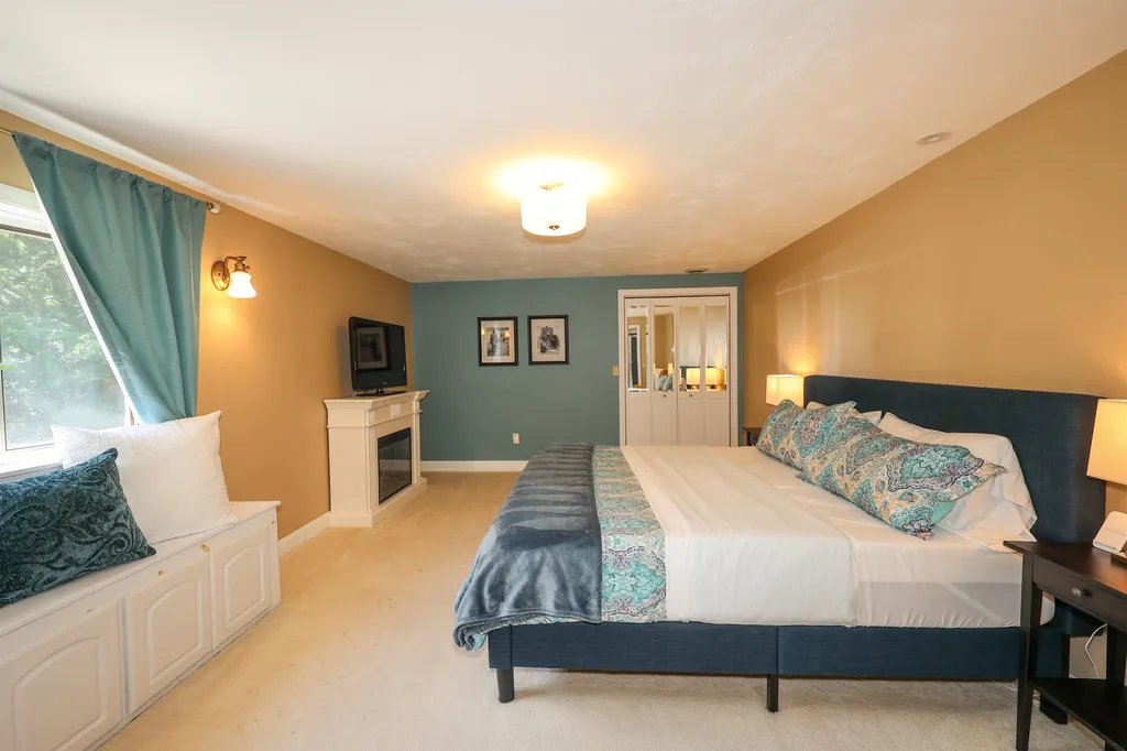 3 Maxwell Drive Derry NH 03038